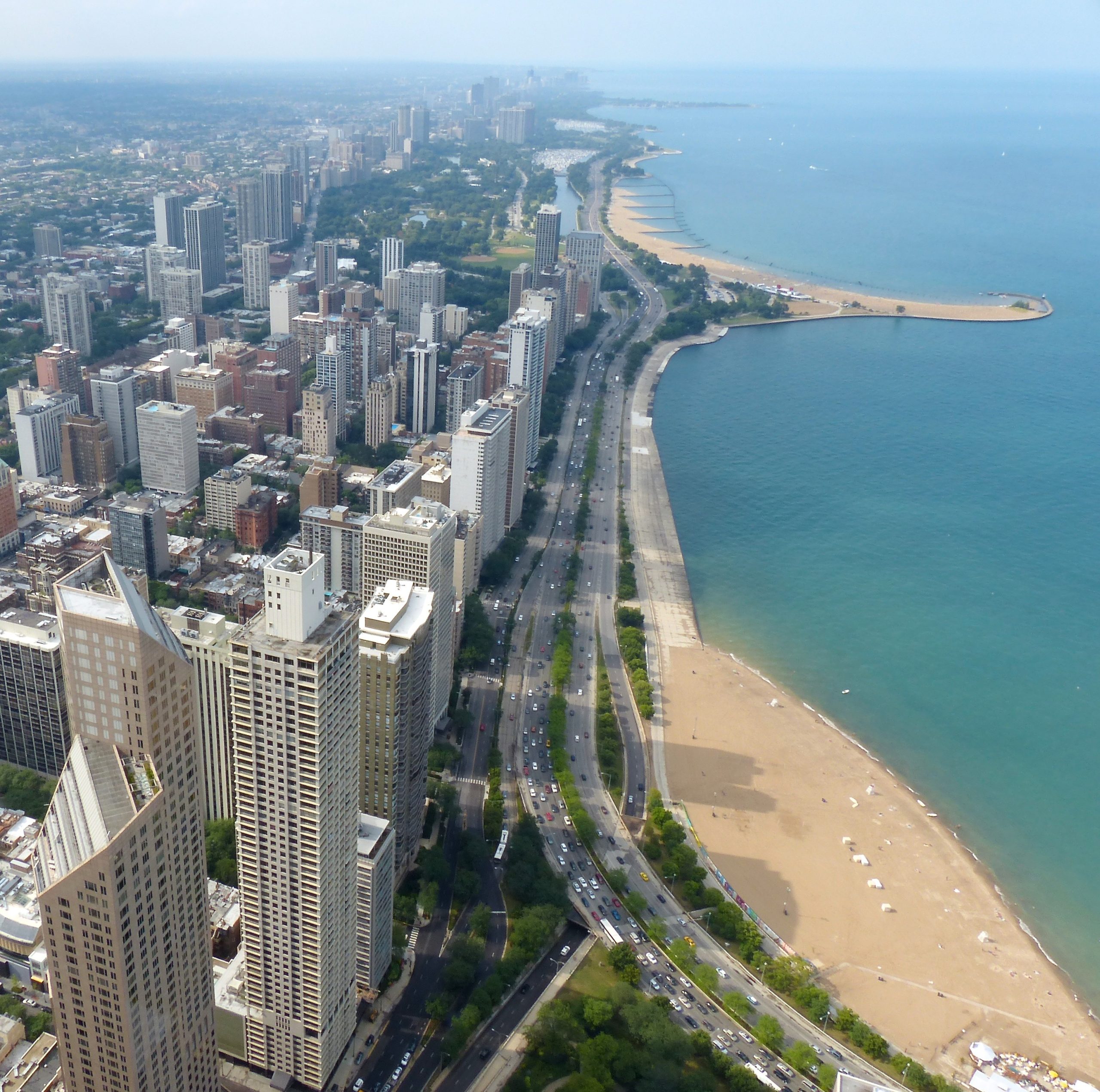 Chicago-_Gold_Coast_(9694632368)